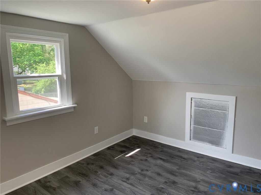 Building Photo - 4202 Thomas Dr