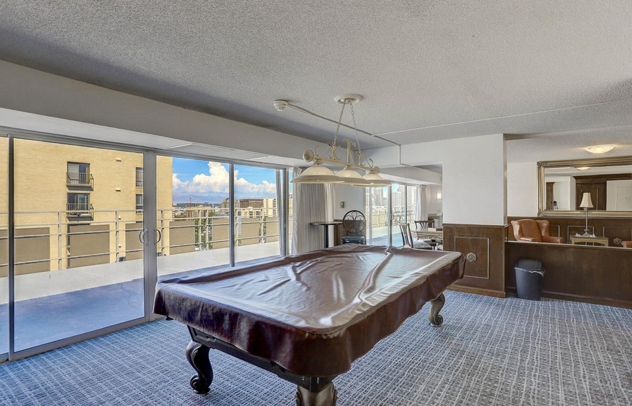 Penthouse Game Roof - 800 N Washington St
