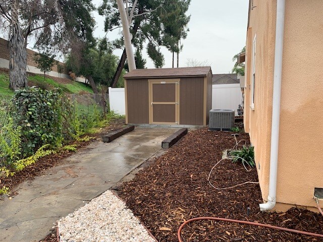 side yard with storage - 12013 Califa St