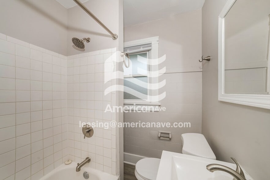 Building Photo - 211 W Richmond Ave