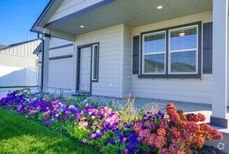 Building Photo - Charming and Exceptionally Clean, 3 Bedroom