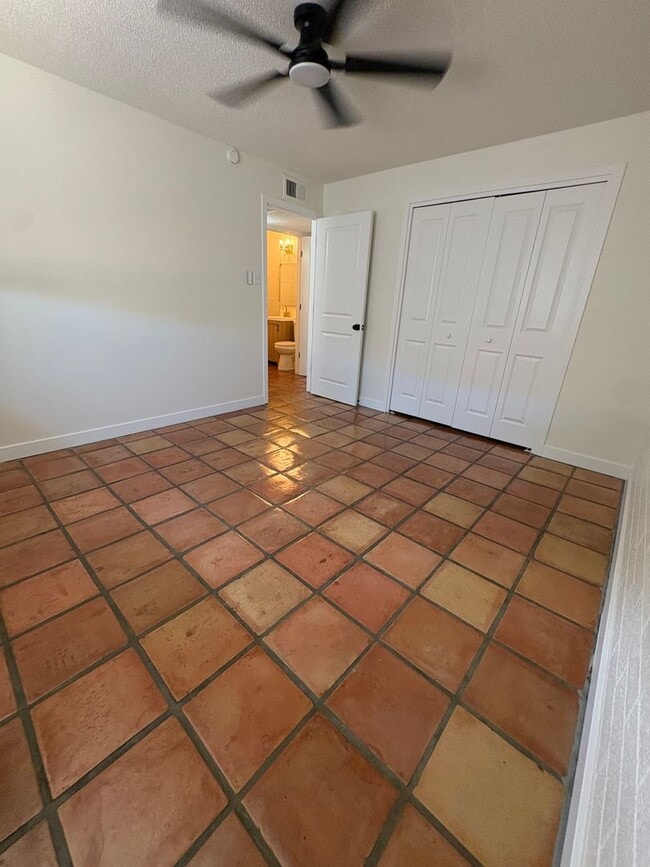 Building Photo - 817 S Melody Ln