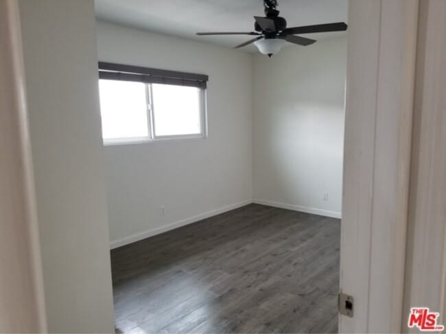 Building Photo - 28014 Robin Ave