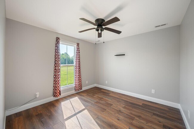 Building Photo - 129 Ned Brown Rd