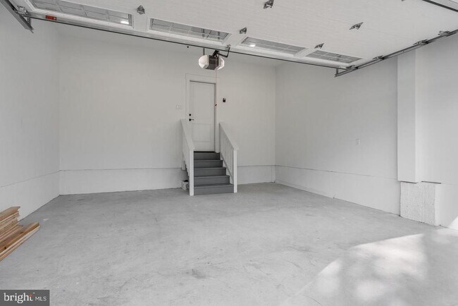 Building Photo - 4626 Brooks St NE