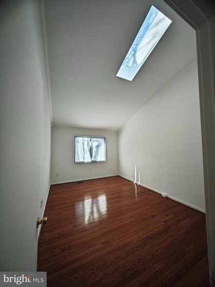 Building Photo - 9813 Hellingly Pl