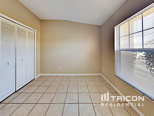 Building Photo - 1166 Tyler Lake Cir