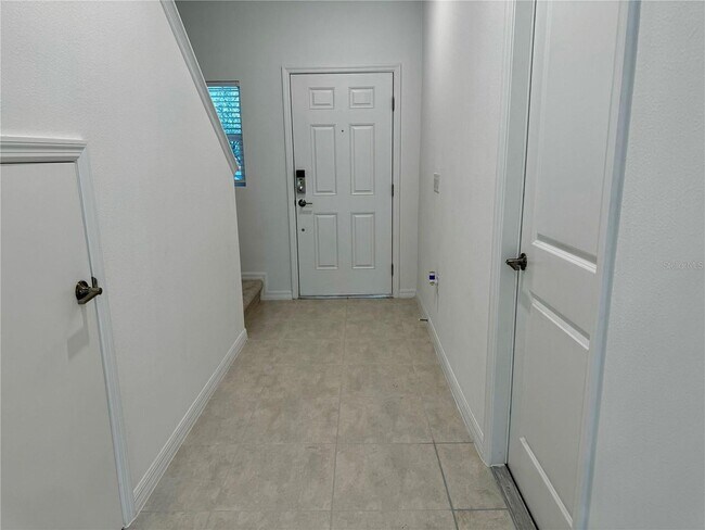 Building Photo - 3037 Canary Ave