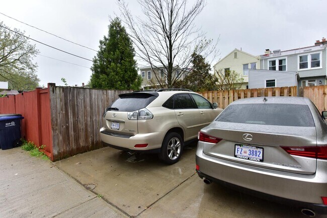 Building Photo - 1343 Kennedy St NW