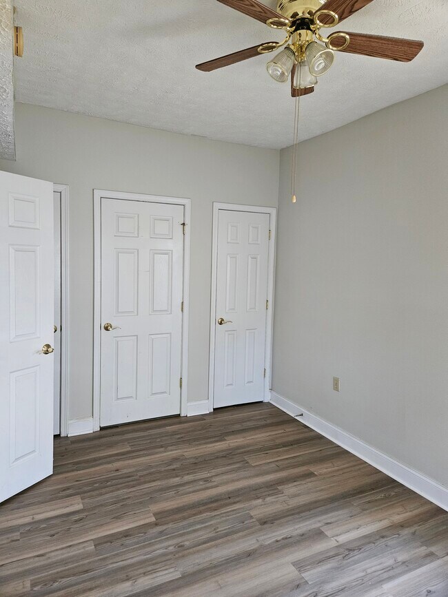 Building Photo - 15316 Lucknow Ave