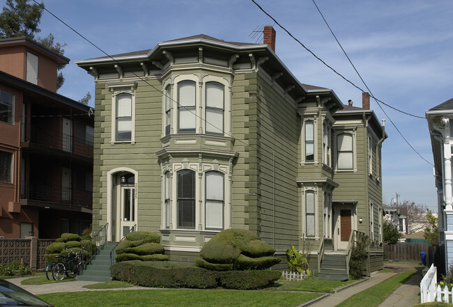 Primary Photo - 2225 San Antonio Ave