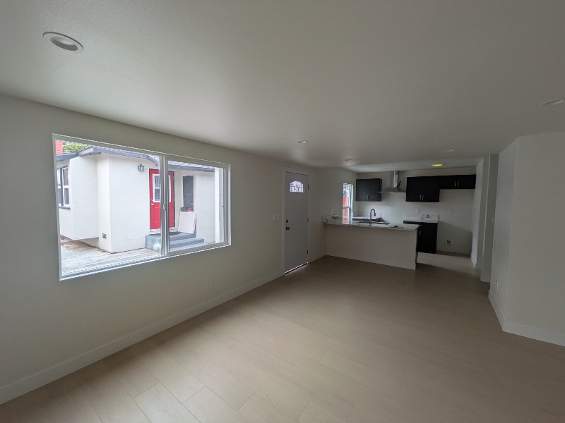 Building Photo - 6164 Ibbetson Ave