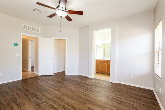 Building Photo - 17221 W Acapulco Ln