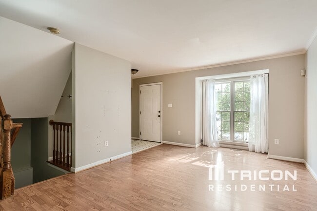 Building Photo - 3425 Clairborne Way
