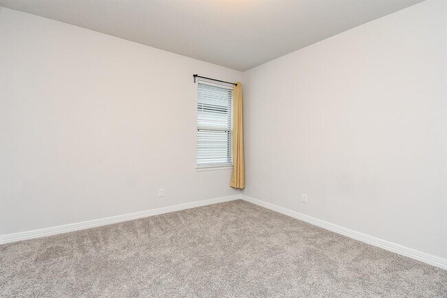 Building Photo - 6634 Albany Forest Ct