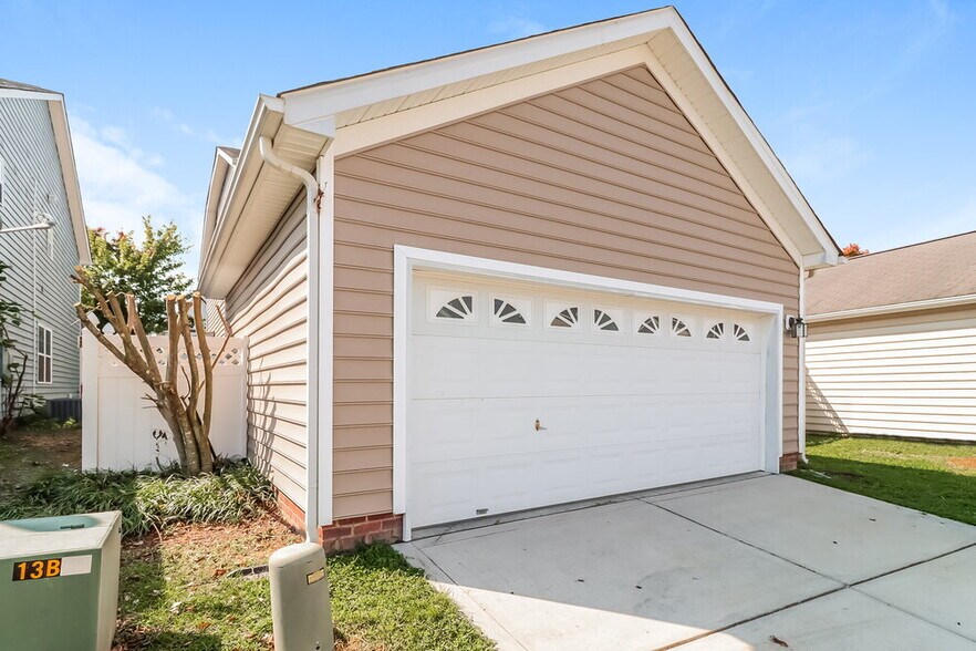 Building Photo - 13764 Aldenbrook Dr