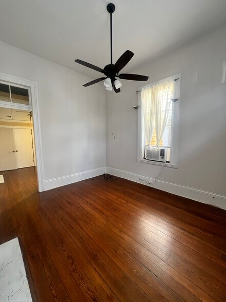 Building Photo - 2427 S Robertson St