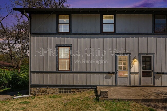 Building Photo - 2220 Salvador St