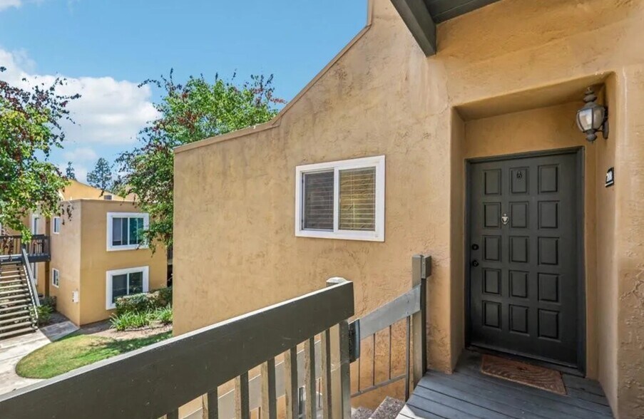 Building Photo - 17181 W Bernardo Dr
