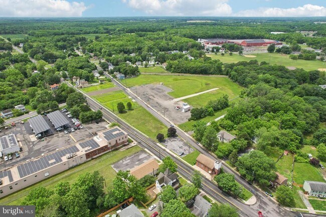 Building Photo - 134 S Main St