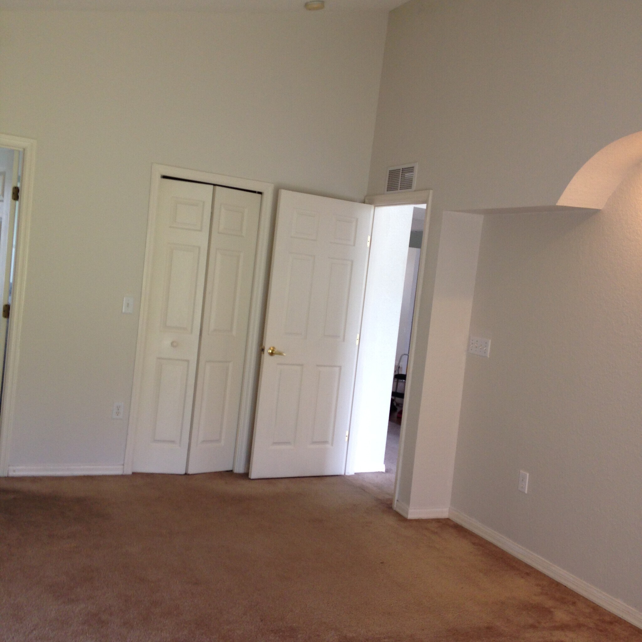 Building Photo - 7166 Summit Dr