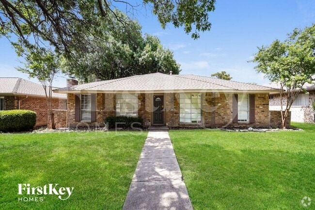 Building Photo - 818 Madrid Dr