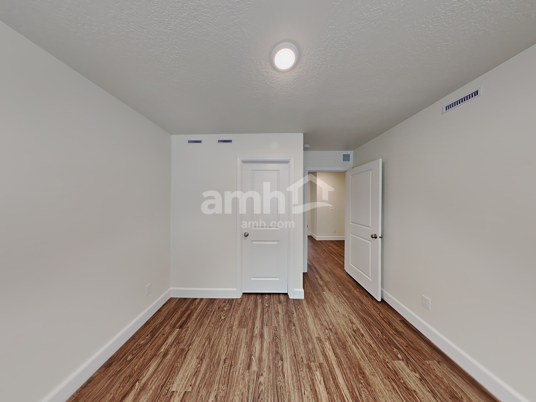 Building Photo - 5996 S Jordan Pkwy