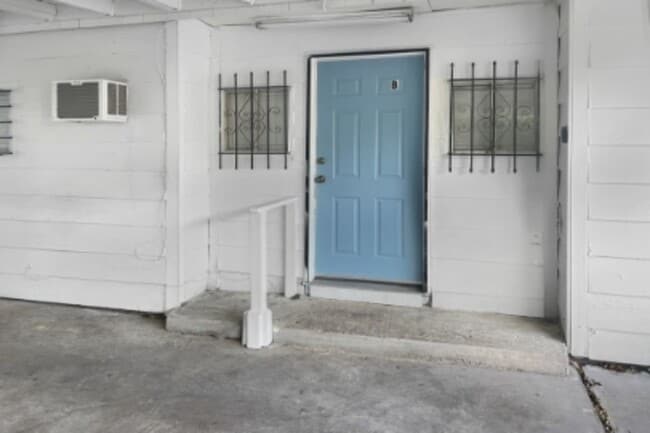 Building Photo - 1565 Murl St