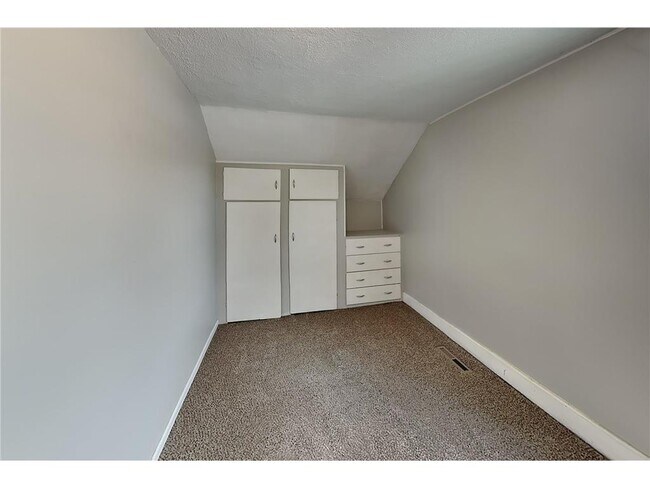 Building Photo - 4748 W 125th St
