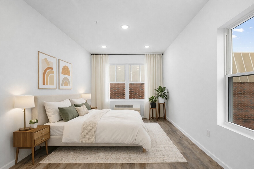 Building Photo - 51 E Main St