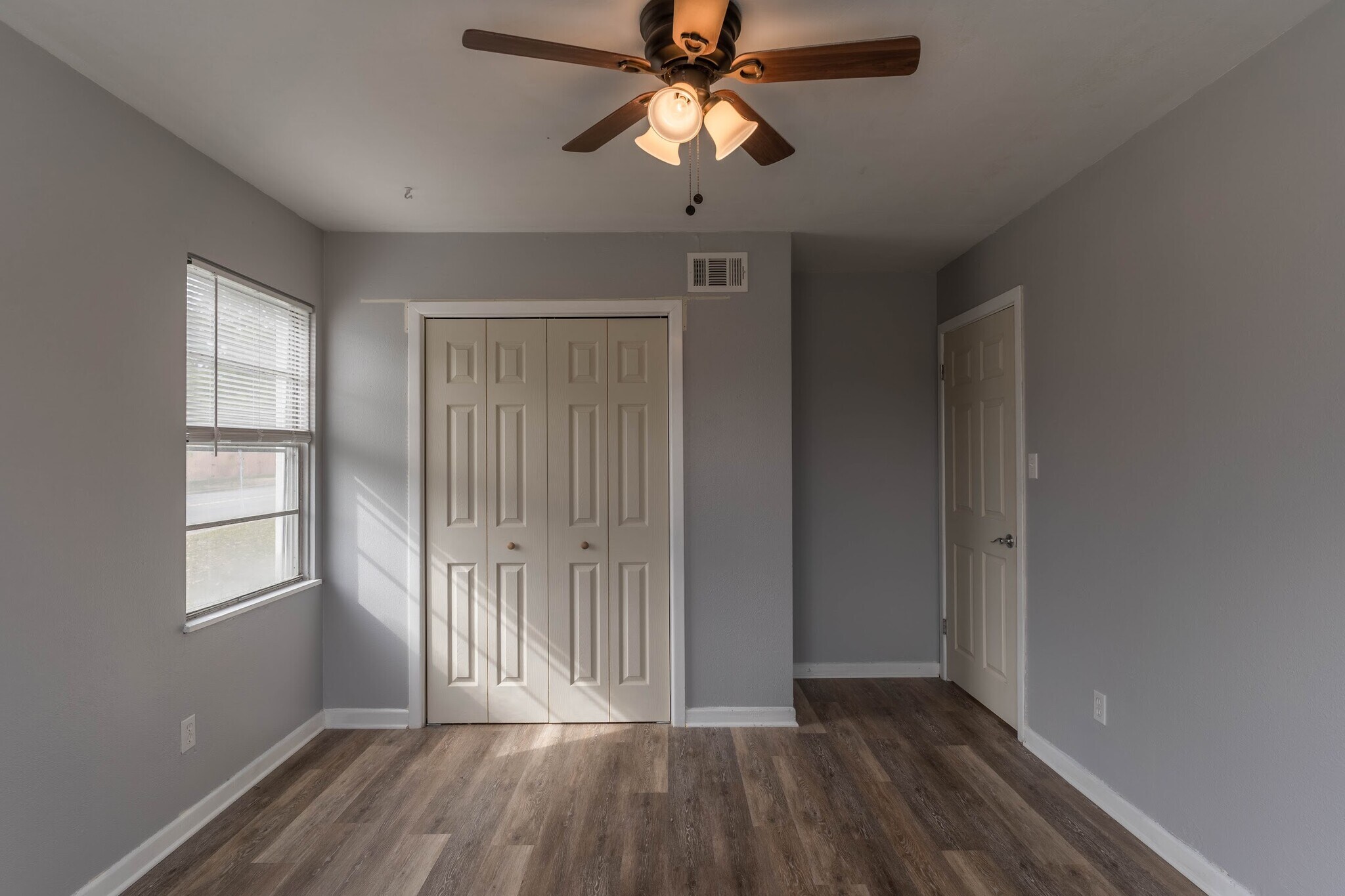 Front bedroom - 1800 Hilltop Dr