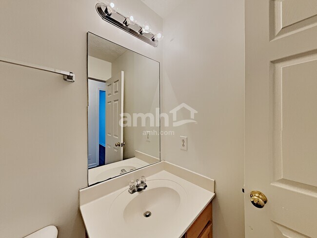 Building Photo - 800 Cainbrook Ct