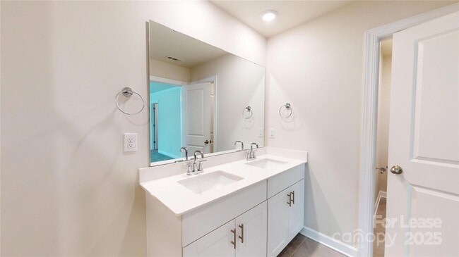 Building Photo - 2517 Greenmarket Dr
