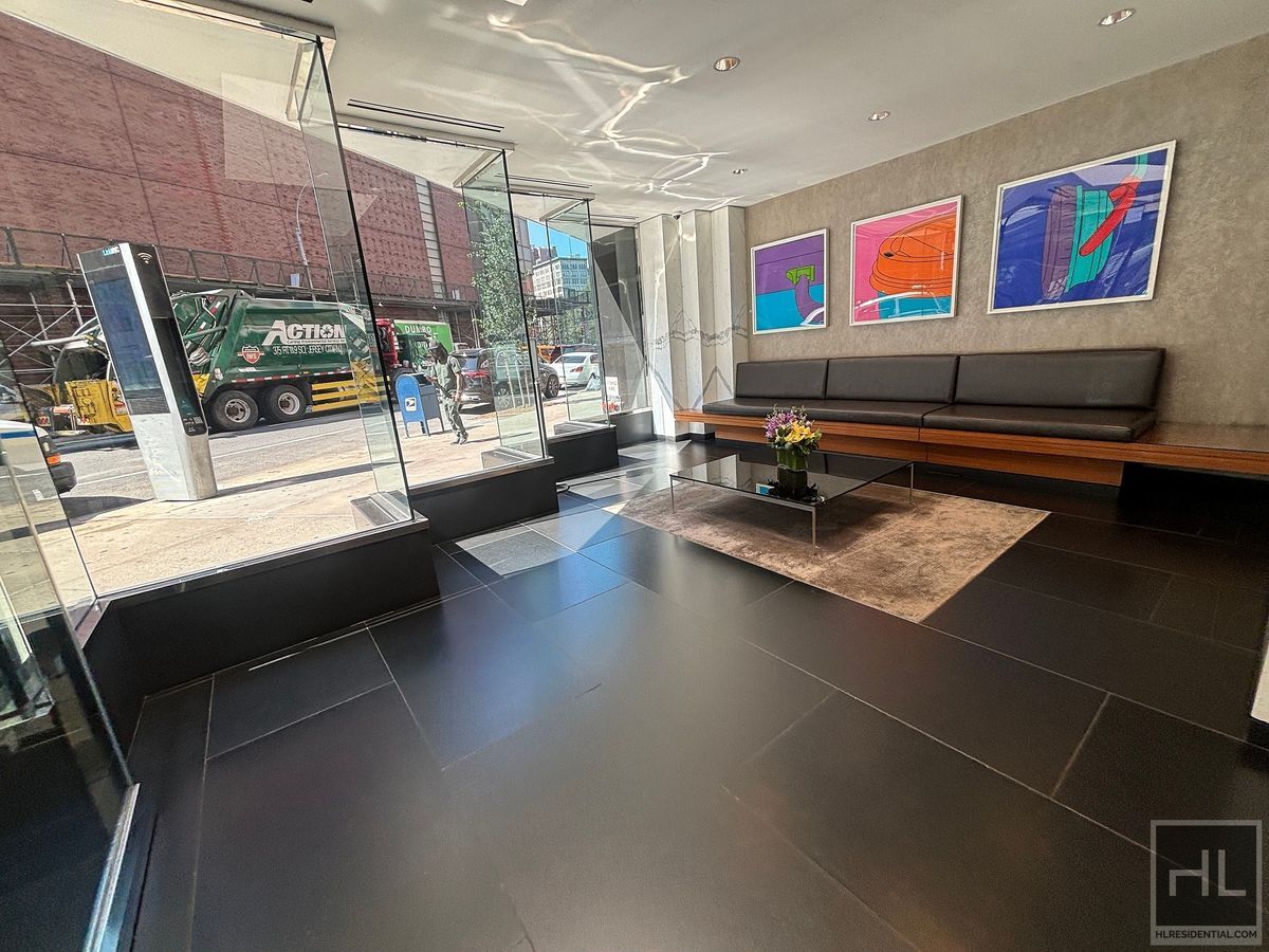 Building Photo - Fourth Avenue