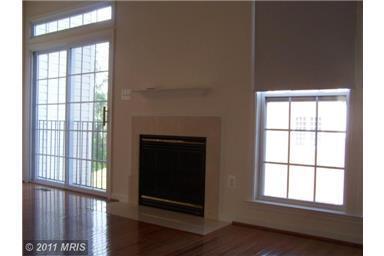 Building Photo - 4 Bedroom Townhome & Garage - Ashburn