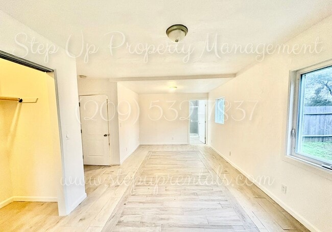 Building Photo - 11240 CA-49