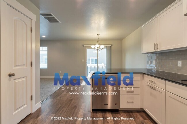 Building Photo - 529 Fox Chase Dr