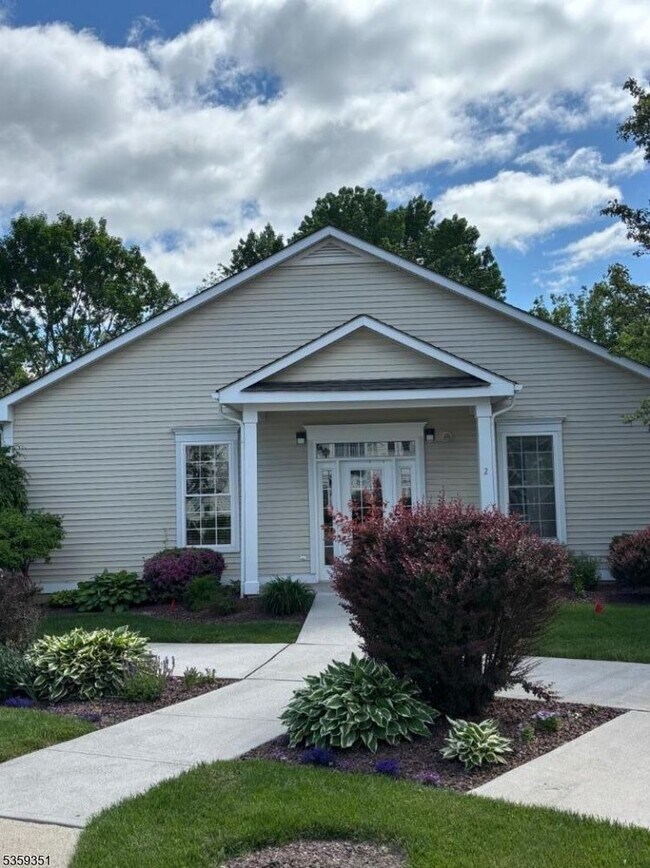 Building Photo - 6006 Brookfield Glen Dr