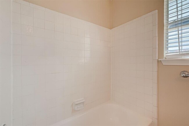 Building Photo - 4422 Waterfall Way