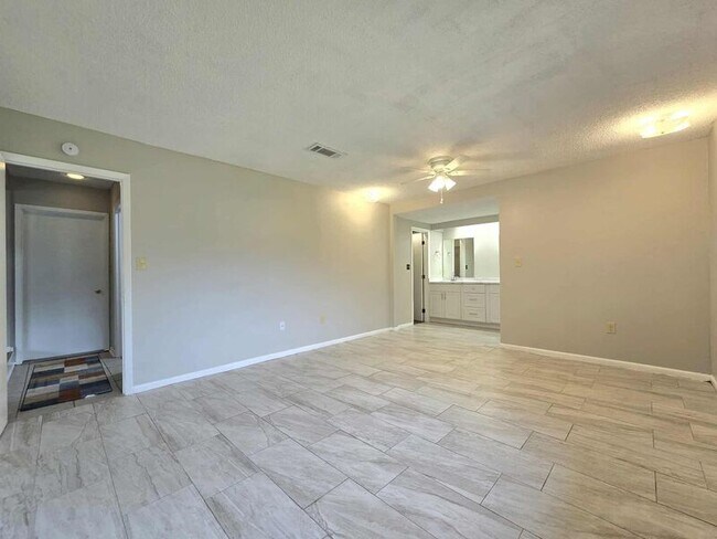 Building Photo - 4604 Dillwyn Dr