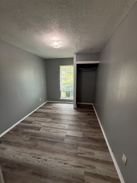 Building Photo - 2943 Alta Rd