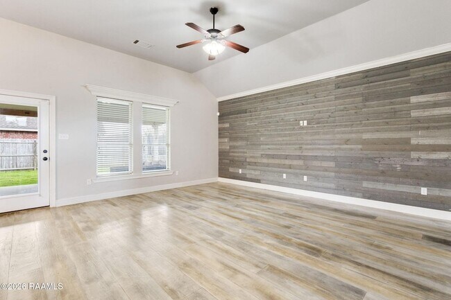 Building Photo - 205 Quiet Bluff Dr