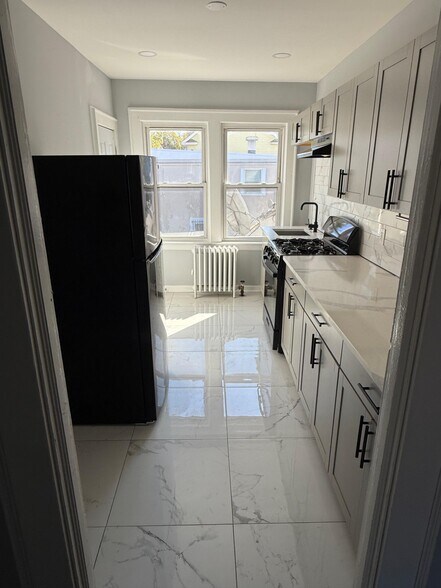 Building Photo - 216 Orange Ave