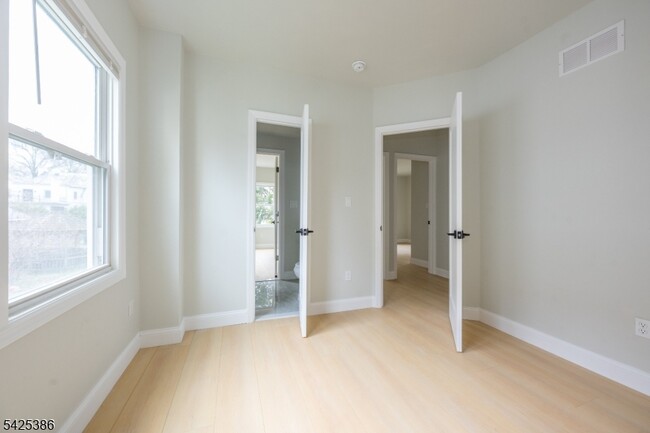 Building Photo - 59 Watchung Ave