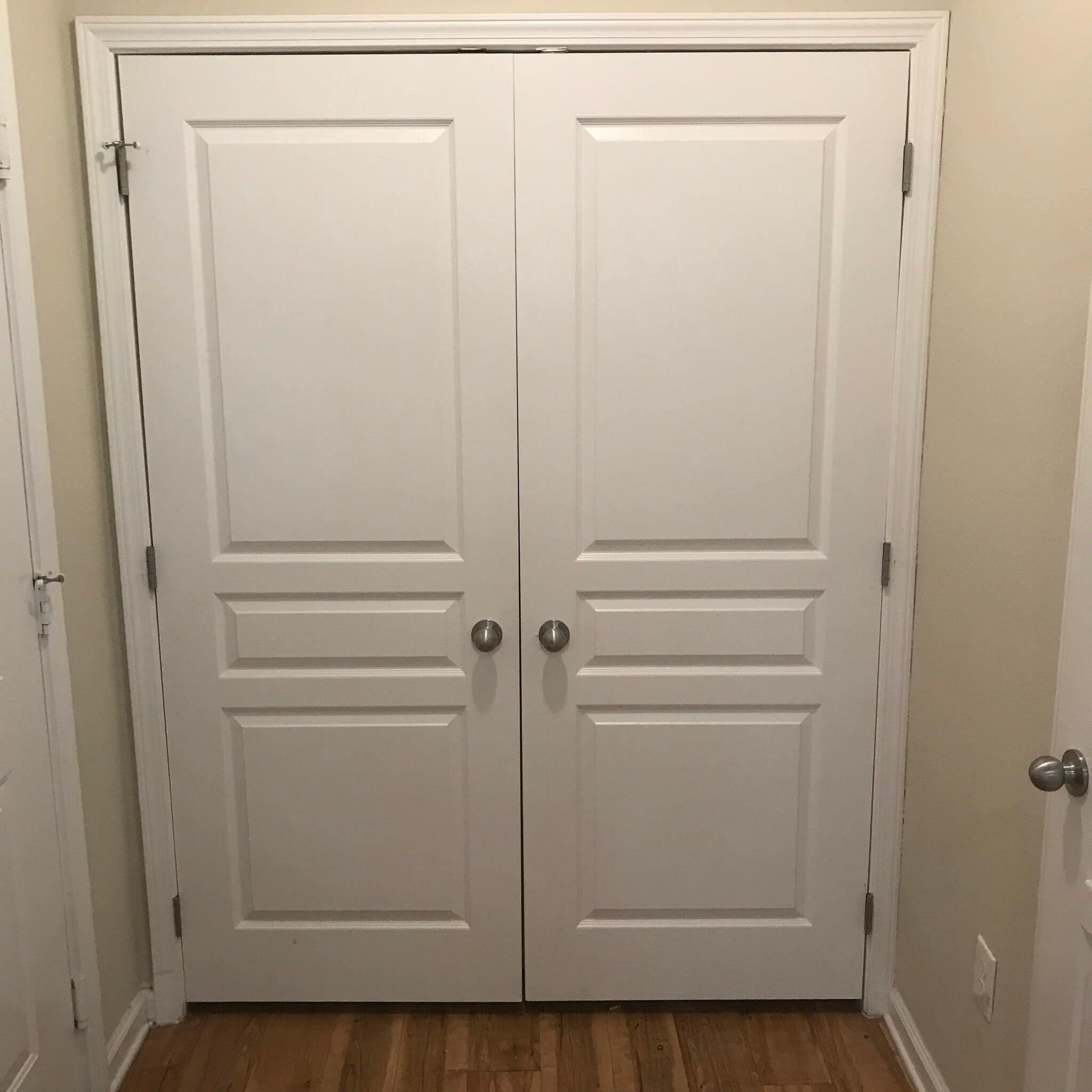 Laundry entrance - 8290 Gate Pkwy W