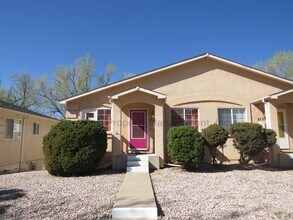 Building Photo - Charming 3 Bedroom Unit in Old Colorado City