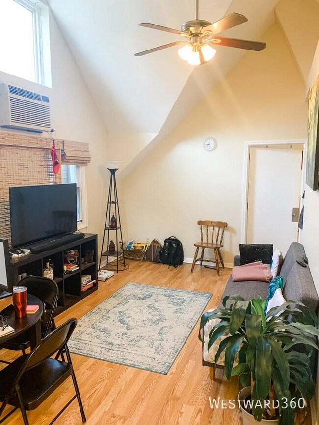 Primary Photo - 2433 N Talman Ave