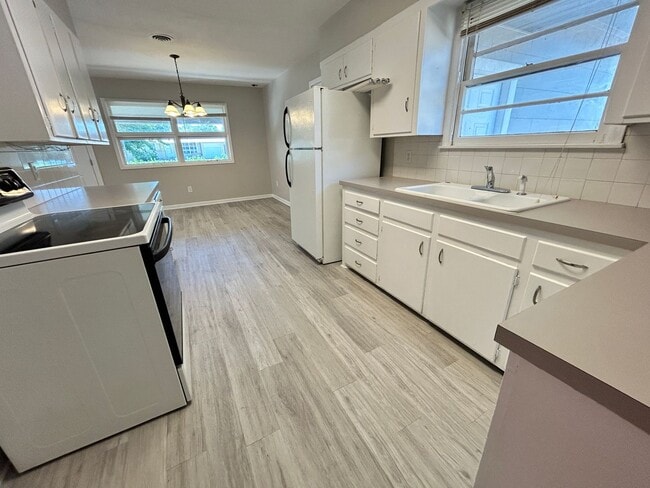Building Photo - Cute 3-Bedroom in Central Lubbock!