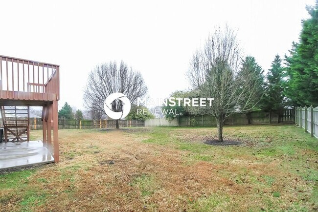 Building Photo - 3 Bedroom Pet-Friendly Home in High Point, NC with Main Street Renewal
