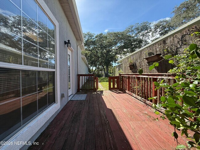 Building Photo - 2418 Hydrangea St